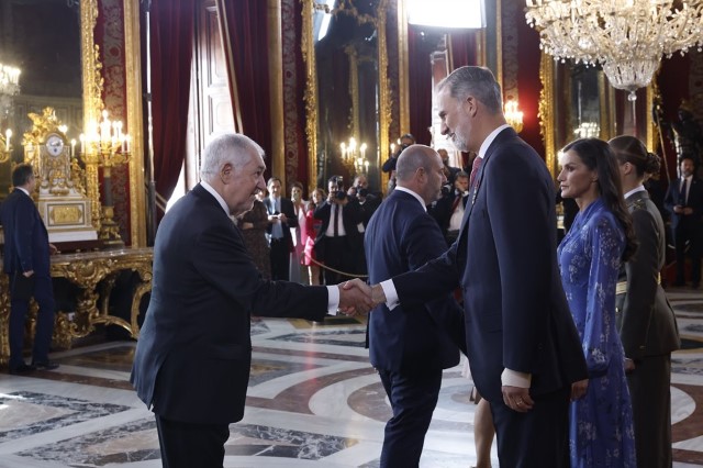 El Presidente del Tribunal Constitucional asiste a la celebración de la Fiesta Nacional