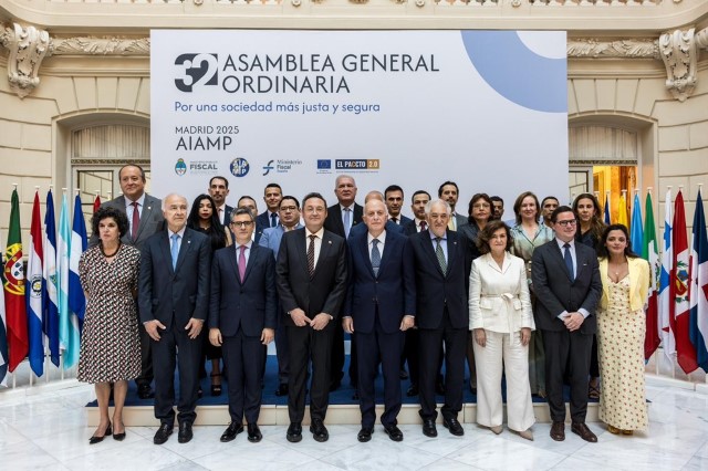 El Presidente del TC asiste al acto de bienvenida de la Asamblea de la Asociación Iberoamericana de Ministerios Públicos