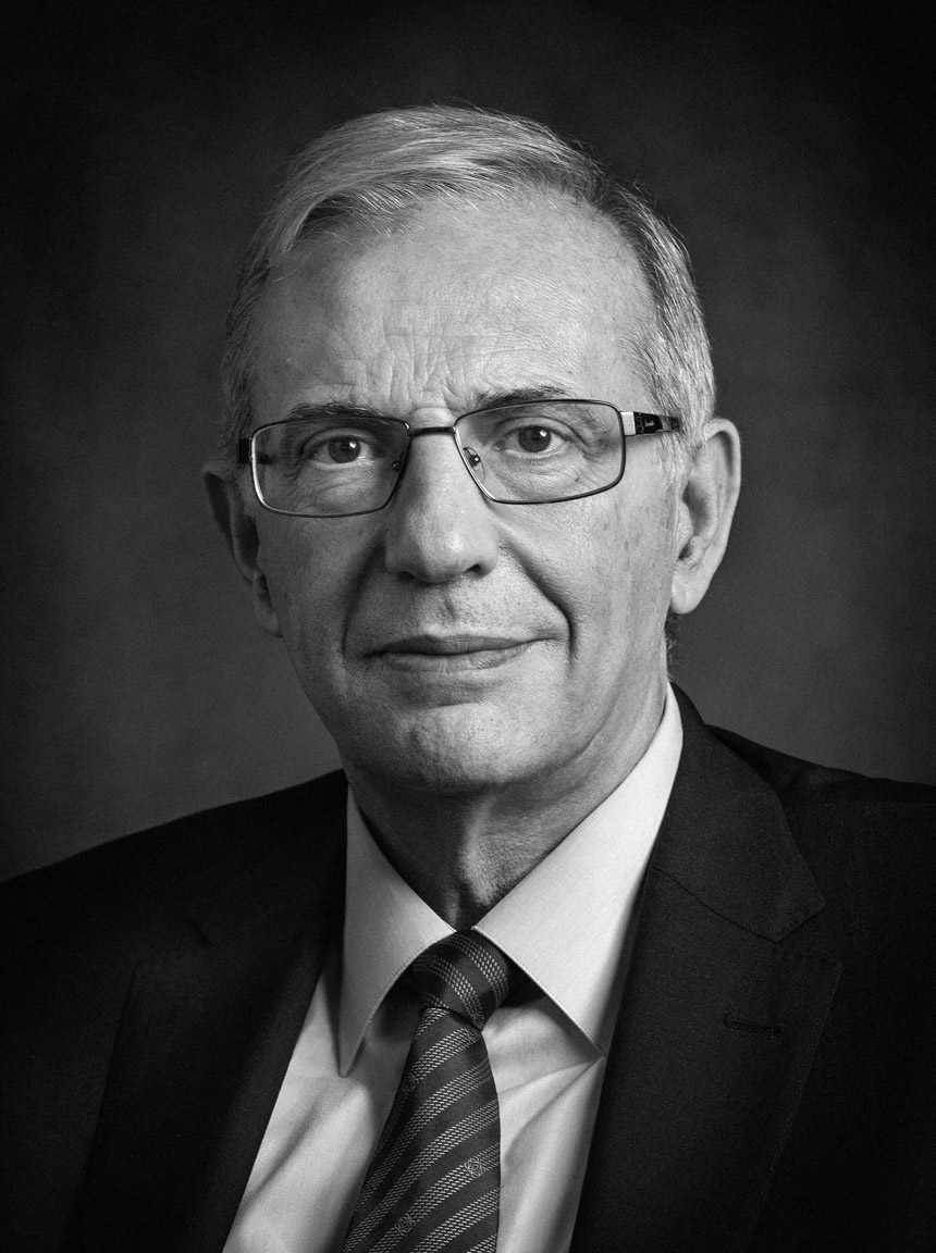 Retrato fotográfico del magistrado Antonio Narváez Rodríguez