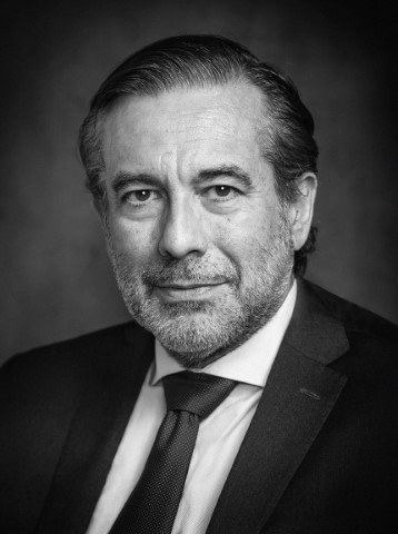 Enrique López y López, Magistrado del Tribunal Constitucional [Fotografía, retrato. Papel] - José Pedro Salinas Iñigo