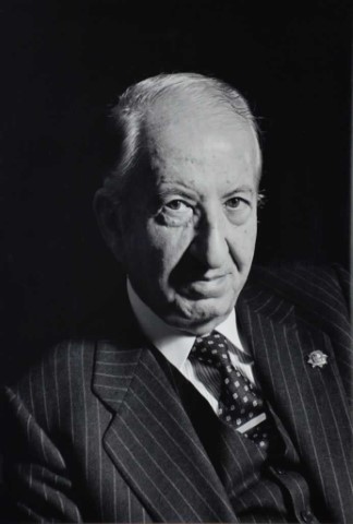 Fernando Garrido Falla, Magistrado del Tribunal Constitucional [Fotografía, retrato. Papel] - Ana Torralva Forero