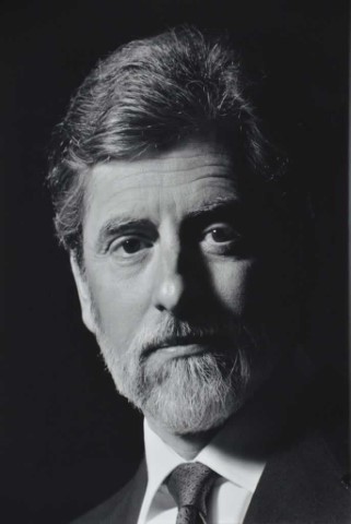 Carles Viver Pi-Sunyer, Magistrado del Tribunal Constitucional [Fotografía, retrato. Papel] - Ana Torralva Forero