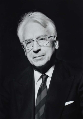 José Gabaldón López, Magistrado del Tribunal Constitucional [Fotografía, retrato. Papel] - Ana Torralva Forero