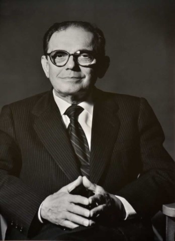 Manuel Díez de Velasco y Vallejo, Magistrado del Tribunal Constitucional [Fotografía, retrato. Papel] - Ana Torralva Forero