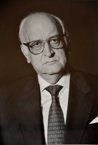 Jerónimo Arozamena Sierra, Magistrado del Tribunal Constitucional [Fotografía, retrato. Papel] - Ana Torralva Forero