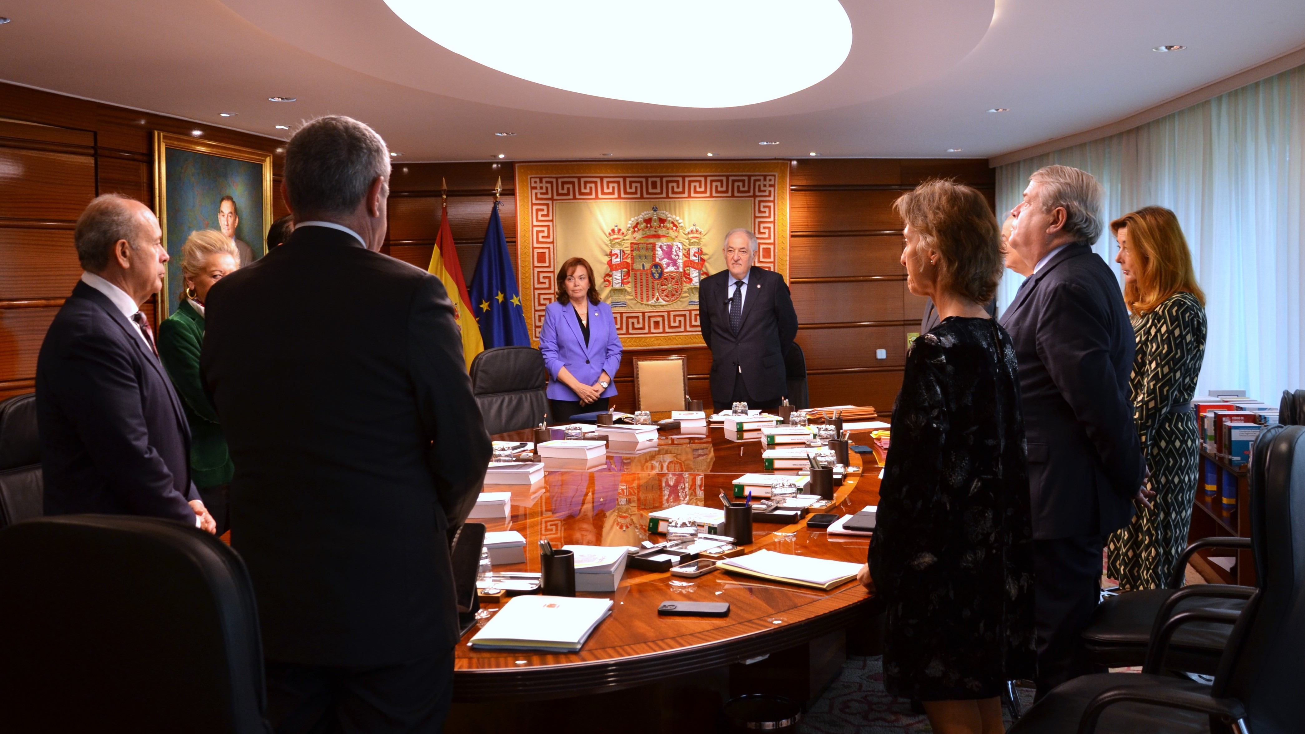Minuto de silencio del Pleno del Tribunal Constitucional en memoria de las víctimas y en apoyo de los pueblos y familias afectados por la DANA